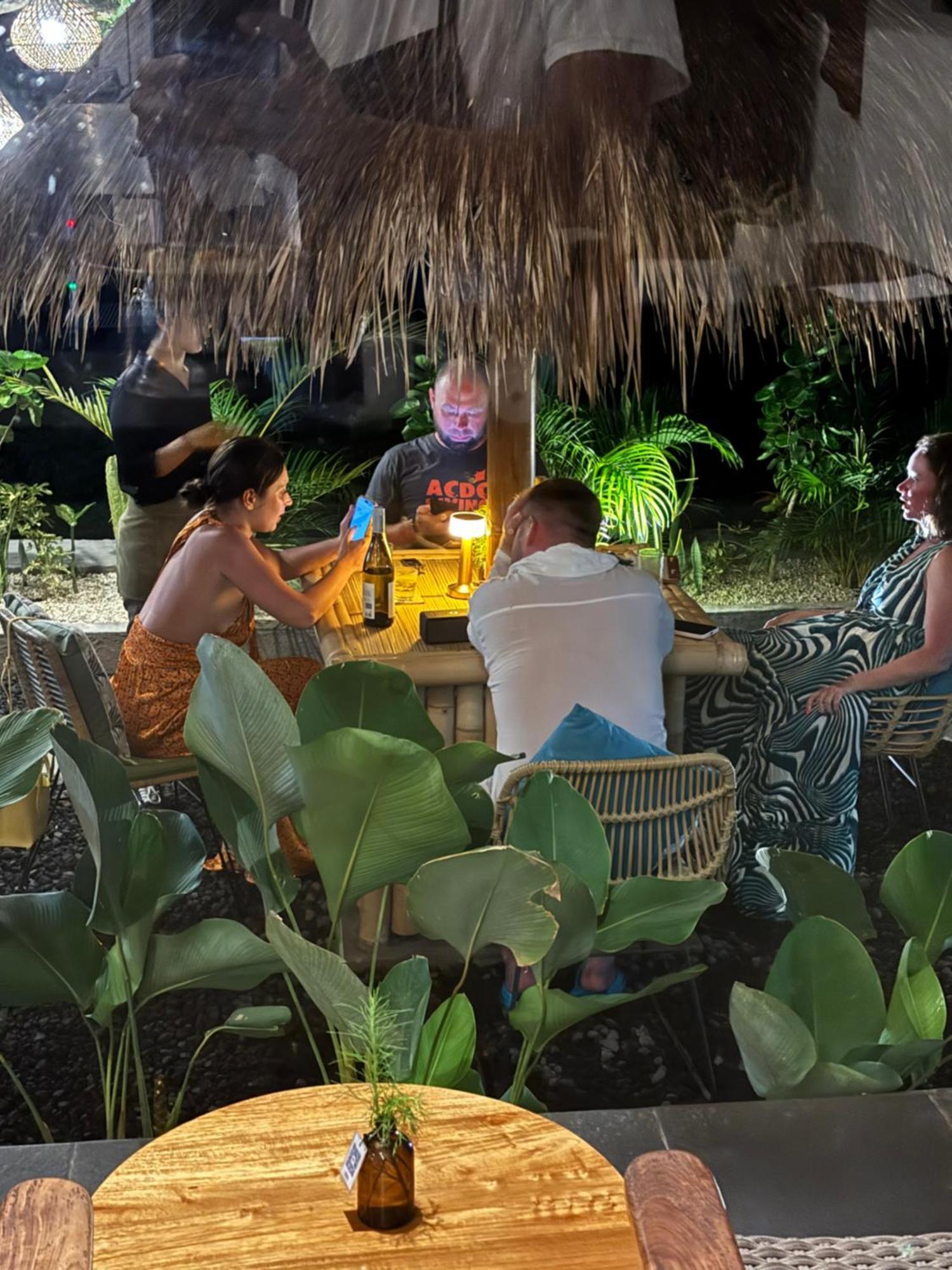Kaje Cottage & Restaurant Tanglad Luaran gambar