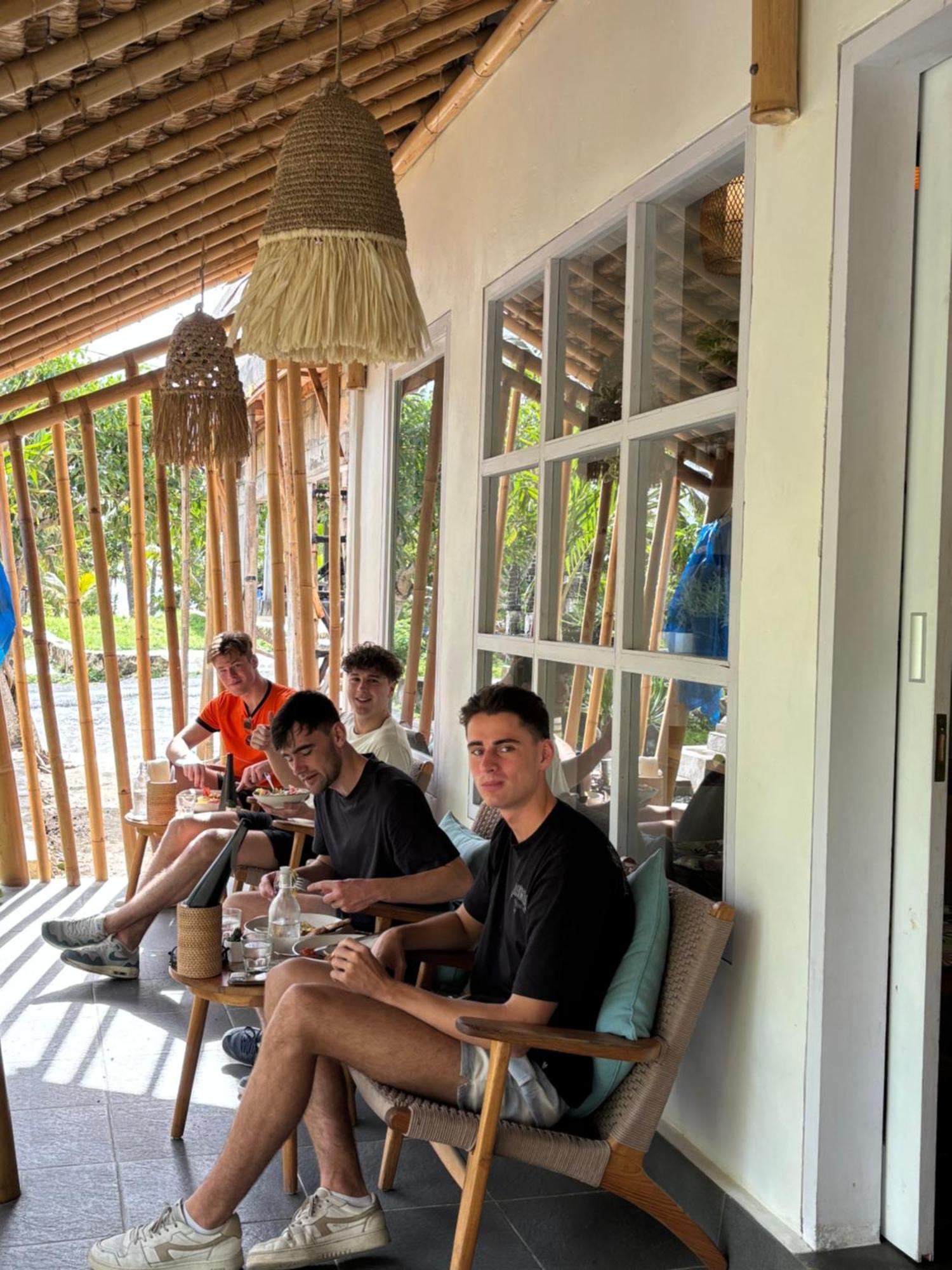 Kaje Cottage & Restaurant Tanglad Luaran gambar